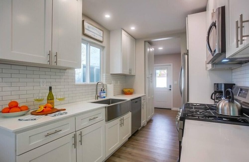 South Mission Beach Condo | 2 Houses to Beach * Exclusive Patio * Dog OK
