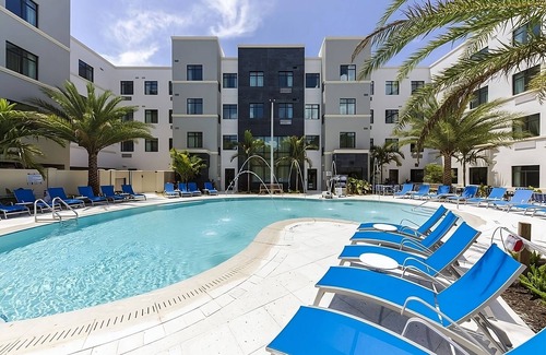 Naples Apartment | 2 Inviting Rooms w/Pool & Hot Tub Access – Perfect for Marco Island Relaxation