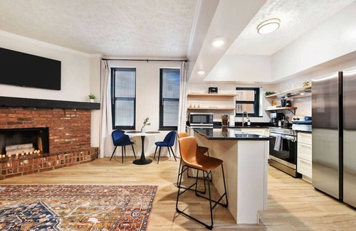 Central Northside Condo | 2 King Beds, Walkable Condo in Mexican War Streets