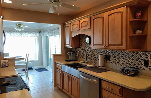 Port Charlotte House | 2 King Stes. + Kid Space! Pet and Fam.nFriendly! Pool! Water View! Well stocked!