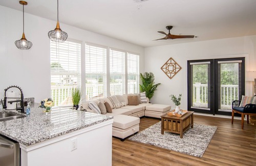 Oxford Condo | 💎2 King Suites 3 Minute Drive to All in Oxford 💎n