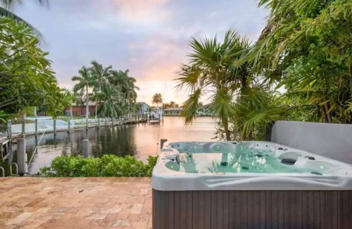 Survey Creek House | 2 King Suites, Pool & Shuffleboard, Dock Access!