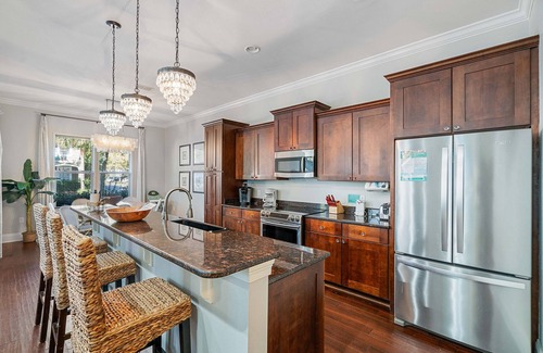 Villages of Crystal Beach House | 2 King👑Master Suites~Crystal Beach~Lagoon Pool~Beach Trolley~4BR Sugar Shack