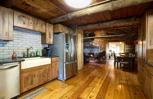 Lansing Cabin | 2 Lakefront Cabins on 1.3 Acres. Cayuga Lake Cabins - Finger Lakes, near Ithaca