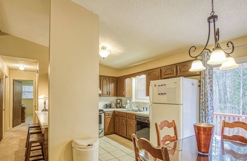 Hot Springs Village House | 2 Leganes Lane - A nicely updated one level two bedroom two bath home with
