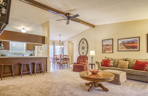 Hot Springs Village House | 2 Leganes Lane - A nicely updated one level two bedroom two bath home with
