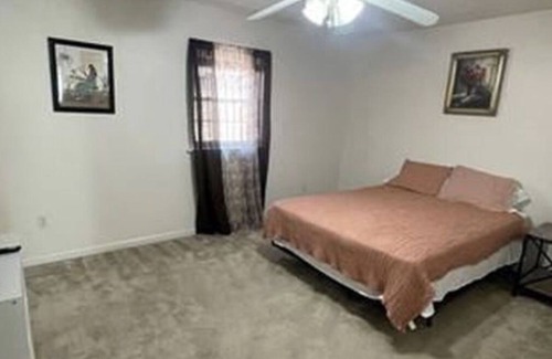 Kenner - Louis Armstrong International Airport Apartment | 2 Level Home W Fenced Back Yard!