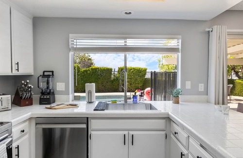 Hacienda Heights House | 2 Living Rooms+Pool View 4bd-3ba Cal King 18mi Disneyland