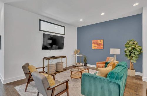 Nashville House | 2 Lux Homes with Rooftop Views Sleeps 24