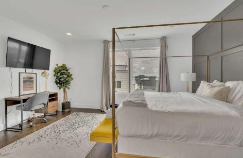 Nashville House | 2 Lux Homes with Rooftop Views Sleeps 24