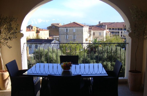 L'Ile-Rousse Apartment | 2* luxury apartment 300m from the beach