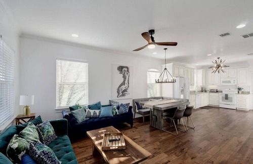 Brushy Bend Park House | 2 Luxury Homes | Group Retreats | Games | Fire Pit