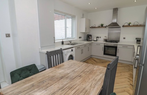 Woodhorn Cottage | 2 MARINE COTTAGES, pet friendly, with hot tub in Newbiggin-By-The-Sea