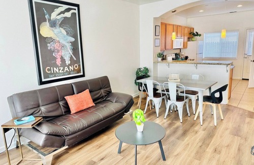 Reno House | 2 Masters, 3 TVs, Sleeps 7/H8