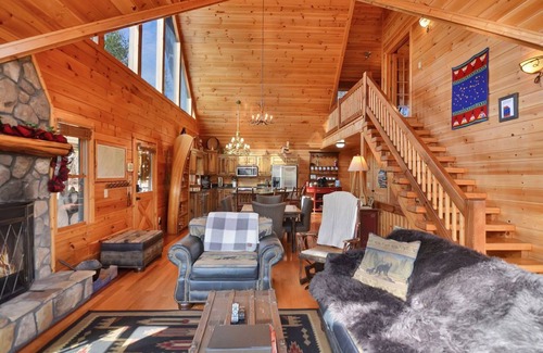 Foxfire Estates Cabin | 2 Masters, Theater, Pool, Sauna,Scenic Mtn View's, Hot tub & Fire Pit