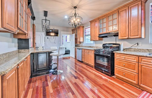 Central Carrollton Association House | 2 Mi to Audubon Park: Glam NOLA Gem
