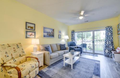 North Myrtle Beach Apartment | 2 Mi to Beach Grand Strand Condo with Pool Access!