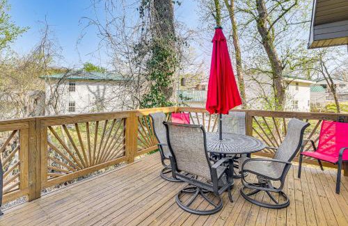 Branson House | 2 Mi to Branson Landing Quiet Home with Lake View