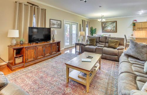 Branson House | 2 Mi to Branson Landing Quiet Home with Lake View