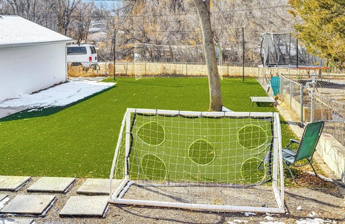 Central Colorado Springs House | 2 Mi to Downtown Colorado Springs: Apt w/Grill!