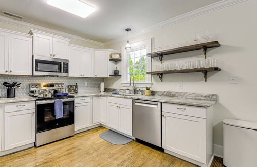 New Bern House | 2 Mi to Downtown: Pet-Friendly Home in New Bern!