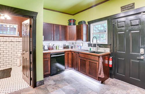 South Perry District Apartment | 2 Mi to Downtown Spokane Nurse-Ready Rental