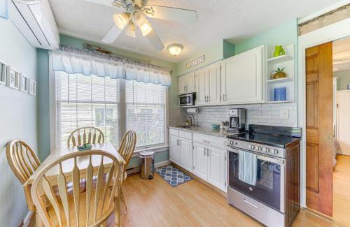 Wells Apartment | 2 Mi to Drakes Island Beach Condo with Indoor Pool!
