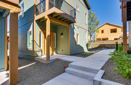 Flagstaff House | 2 Mi to Dtwn Flagstaff Home with Balcony!