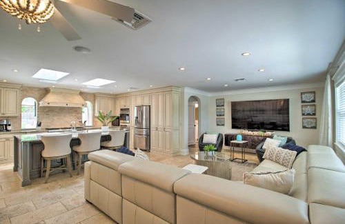 Hunt Club House | 2 Mi to Dtwn Luxury Getaway in Palm Beach Gardens