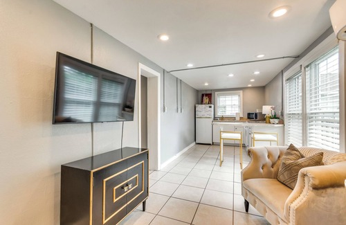 East Hill Apartment | 2 Mi to Dtwn Pensacola: Dog-Friendly Apartment