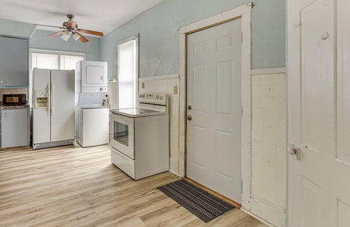 Salina House | 2 Mi to Dtwn: Salina Home w/Deck & Yard