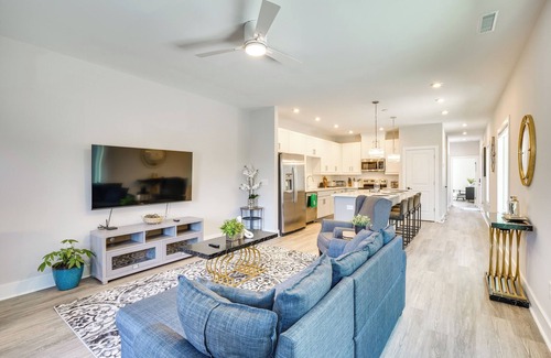 Durham House | 2 Mi to Duke University: Townhome in Durham!