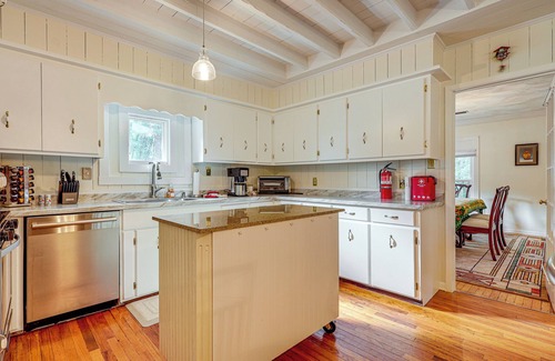 Fairhope House | 2 Mi to Fairhope Pier: Home w/Large Yard!