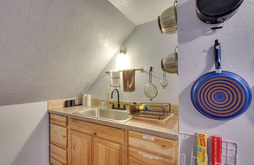 Lawton Apartment | 2 Mi to Fort Sill: Studio w/Home Gym in Lawton