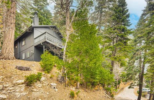 Arrowhead Villas House | 2 Mi to Lake Arrowhead Treetop Retreat with Deck