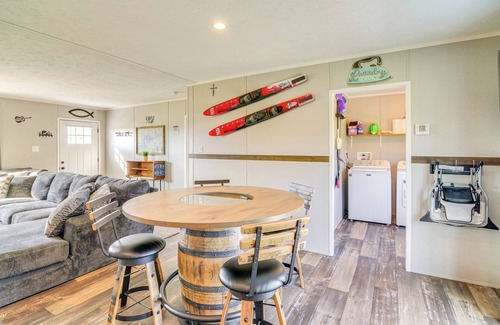Jamestown House | 2 Mi to Lake Cumberland: Family-Friendly Retreat!