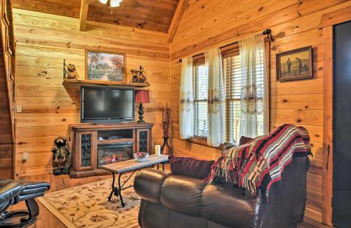 Hot Springs House | 2 Mi to Lake Hamilton Hot Springs Cabin with Loft!
