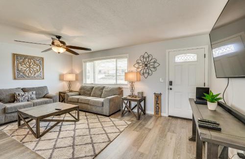 Lake Havasu City House | 2 Mi to Lake Havasu Home with Patio!
