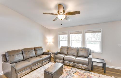 Shorewood-Tower Hills-Harbert Apartment | 2 Mi to Lake Michigan Pet-Friendly Sawyer Apt