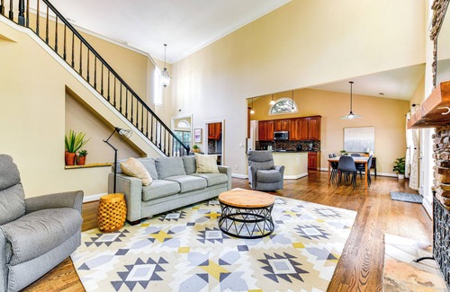 Huntersville House | 2 Mi to Lake Norman: Home w/Deck in Huntersville!