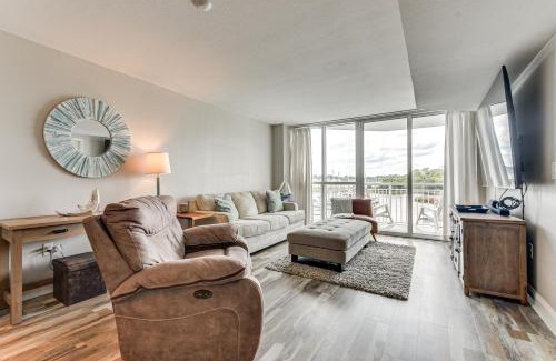 North Myrtle Beach Apartment | 2 Mi to Ocean Waterfront North Myrtle Beach Condo