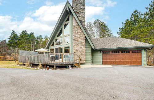 Rome House | 2 Mi to Sand Valley Family Getaway with Deck!