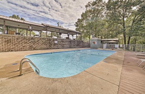 Notch Estates Apartment | 2 Mi to Silver Dollar City Reed Springs Condo