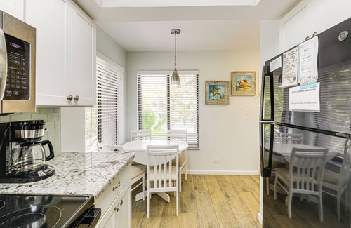 Marathon Condo | 2 Mi to Sombrero Beach: Condo w/Pool & Hot Tub