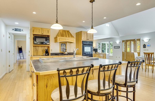 Gilford House | 2 Mi to Winnipesaukee Shores: Gunstock Retreat