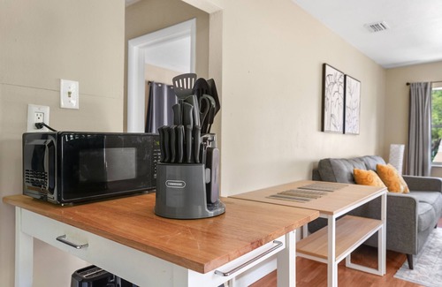 Ybor City House | 2 Miles From Downtown Tampa