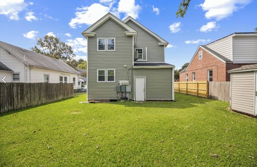 Norfolk Apartment | 2 miles from Virginia Beach 1-bedroom apartment