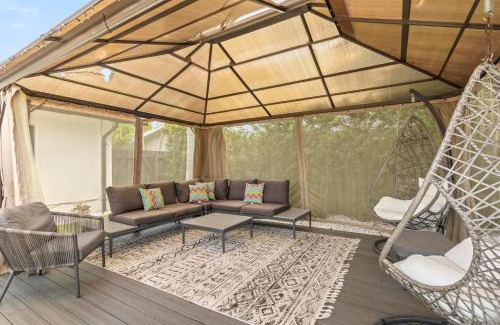 Deerfield Beach House | 2 miles to Beach~ Pool ~Cabana~ Pool Table