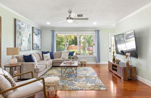 Deerfield Beach House | 2 miles to Beach~ Pool ~Cabana~ Pool Table
