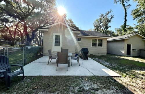 Mossy Oaks House | 2 MILES TO PARRIS ISLAND